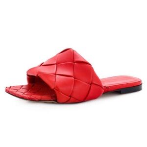 Bottega Veneta Women's Lido Flat Sandals Maxi Intrecciato Leather